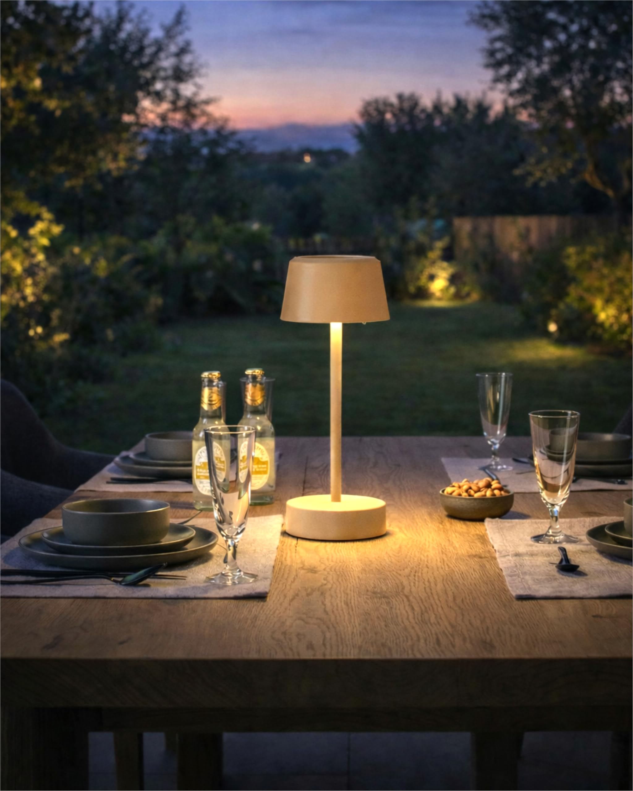 LED Solar Tischlampe Kabellos Outdoor - IP44 Solarleuchte Tisch Kabellos inkl. USB-C-Kabel [Warmweiß 3000K] - für Garten, Balkon, Terrasse, helle Innenräume (beige)