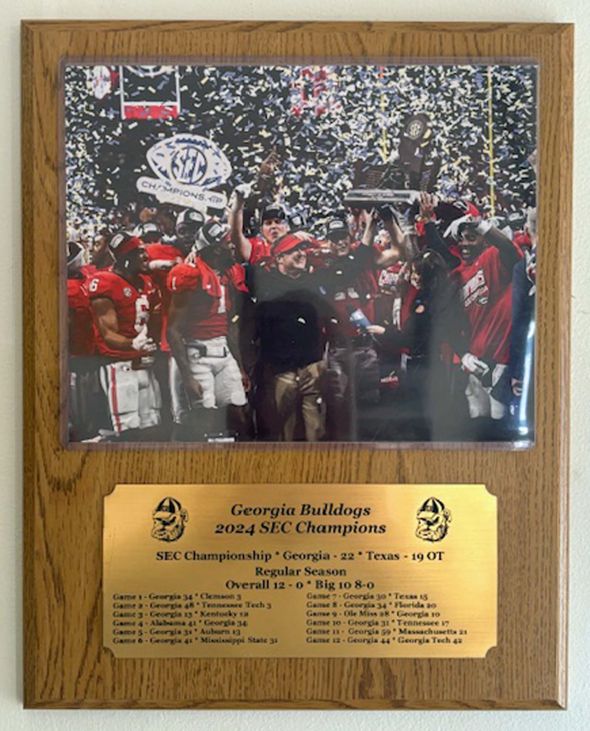 Georgia Bulldogs 2024 SEC Champions photo plaque with an engraved nameplate (Oak)