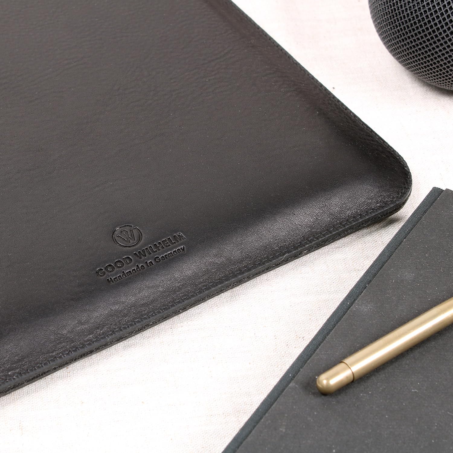 Funda de Piel para MacBook Pro de 14 Pulgadas – Funda Premium de Piel Italiana Vachetta y Fieltro de Lana, Hecha a Mano en Alemania (Black, MacBook Pro 14)