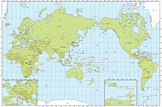絵画風 壁紙ポスター （はがせるシール式） 世界地図 メルカトル図法 キャラクロ WMP-006S1 （860mm×576mm） 建築用壁紙＋耐候性塗料 ＜日本製＞ ウォールステッカー お風呂ポスター
