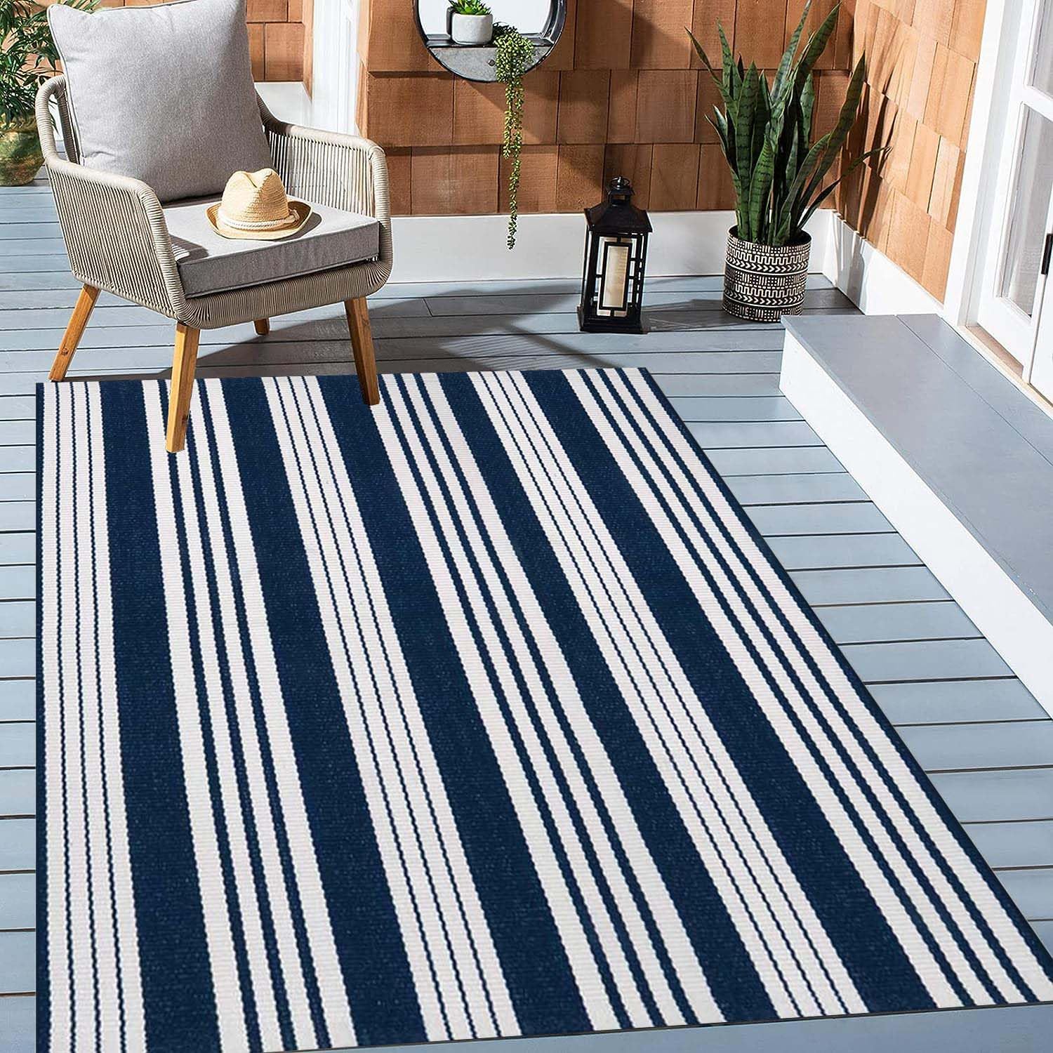 Alfombra de Exterior Generic de Rayas Azules y Blancas de 122 x 183 cm,