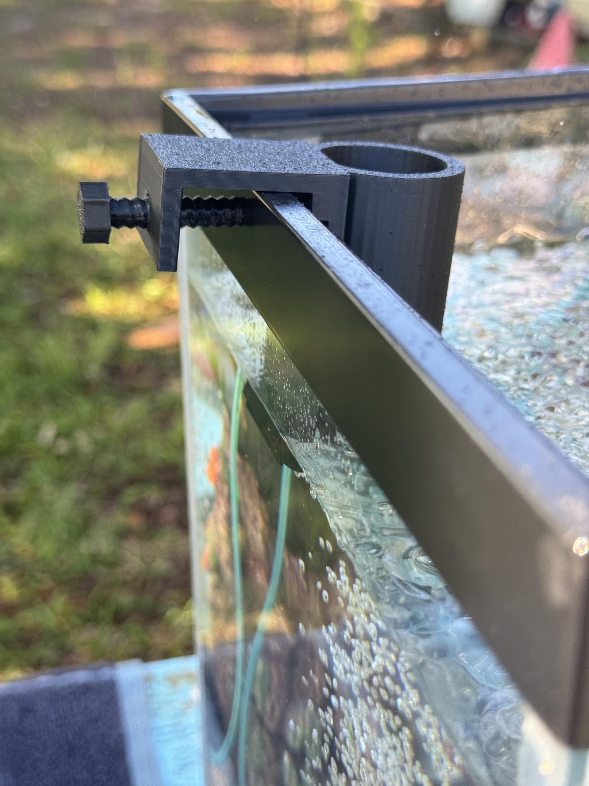 Amazon.com : The Tube 3D Printed Aquarium Plant Holder - Pothos & Stemmed  Plants - Aquascaping & Fish Tank Tool Holder for 10-200 Gallon Rimmed Tanks  : Pet Supplies