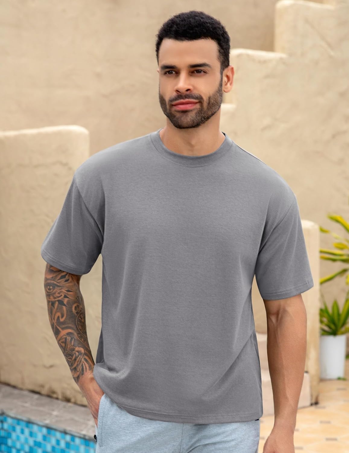 Mens Oversize Short Sleeve T-Shirts Loose Fit Solid Color Lightweight Tee Shirt Athletic Dry Fit Top - Image 2