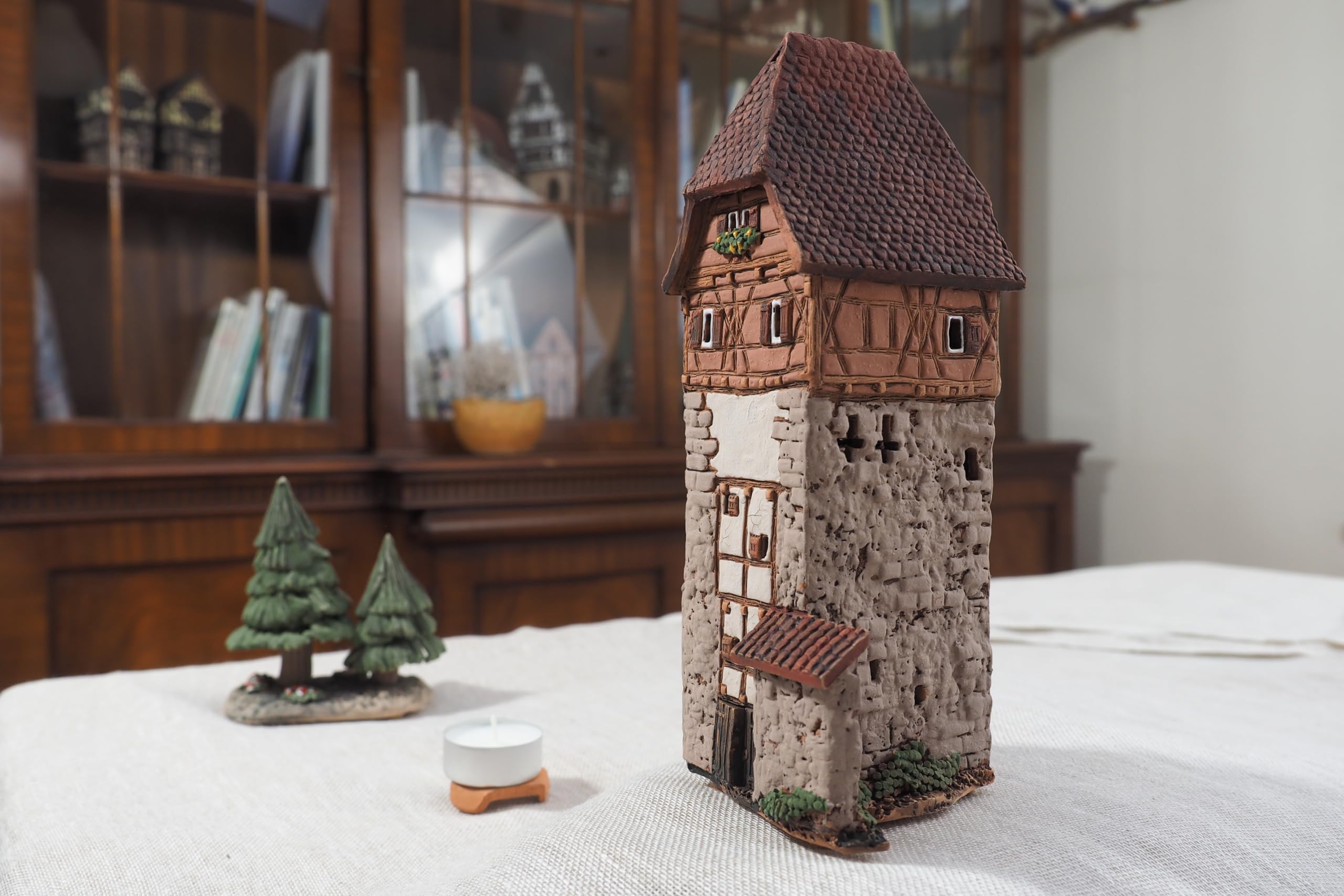 Ceramiczny świecznik na podgrzewacz, dekoracja pokoju, ręcznie wykonana, kolekcjonerska, miniaturowa wieża domowa w Dinkelsbühl, Alzacja, Francja B310N