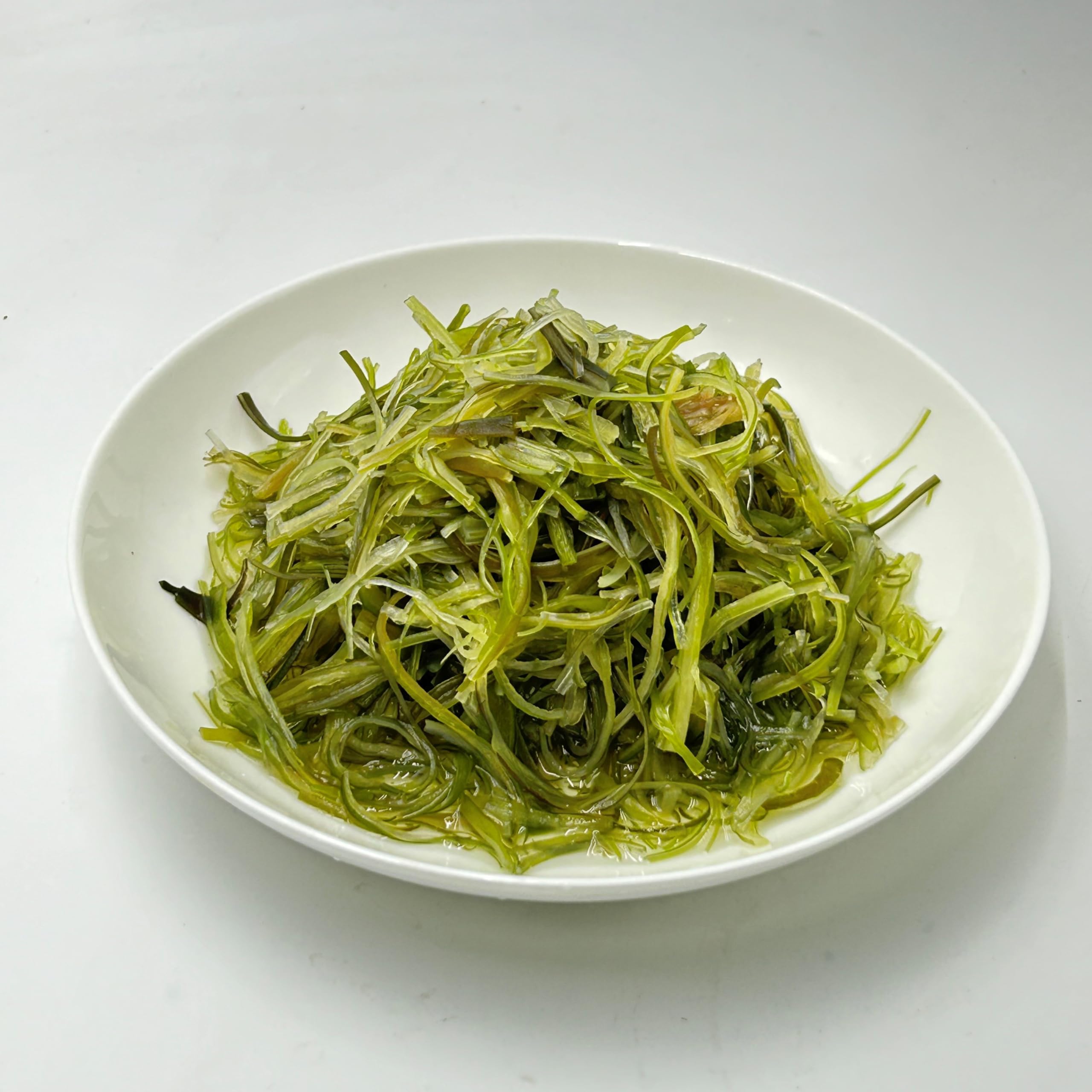 Wakame tige d'algues salade wakame bande wakame tiges de moutarde de mer coupées