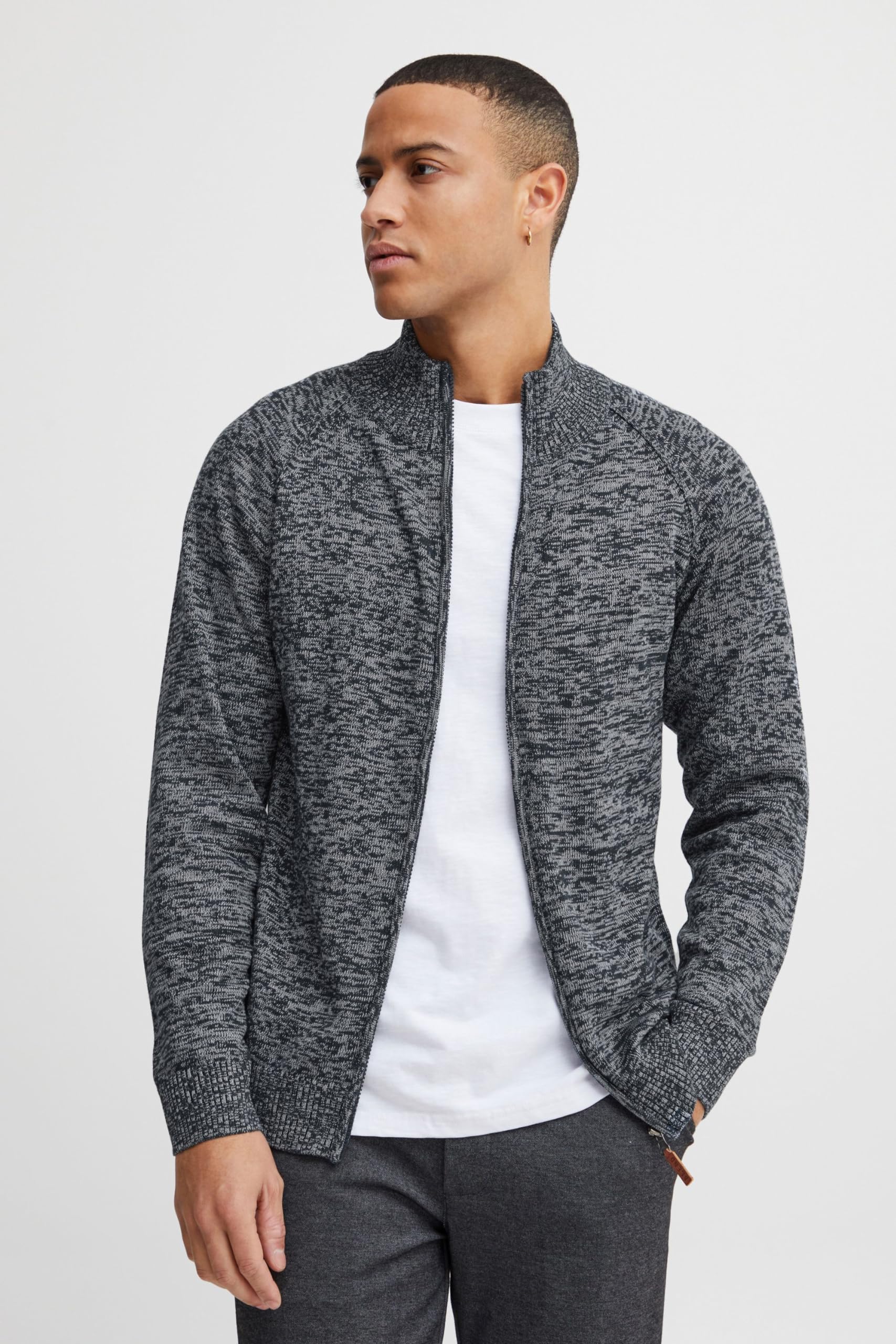 Blend BHDaniri Herren Strickjacke Cardigan Feinstrick mit Stehkragen Reißverschluss Rippbündchen Baumwollmischung Regular fit