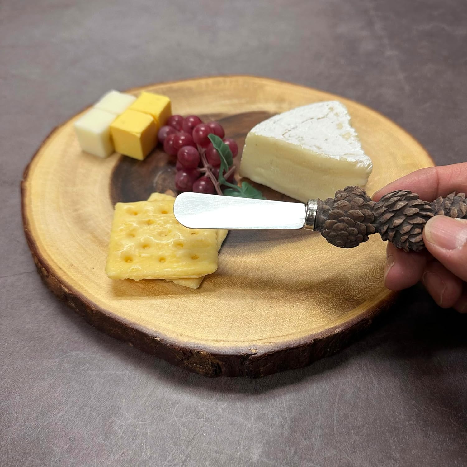 UP Pinecone Cheese Spreaders, Hand-Painted Resin Handles with Stainless Steel Blades for Spreading Cream Cheese, Butter, Jam, or Sandwich, Set of 4