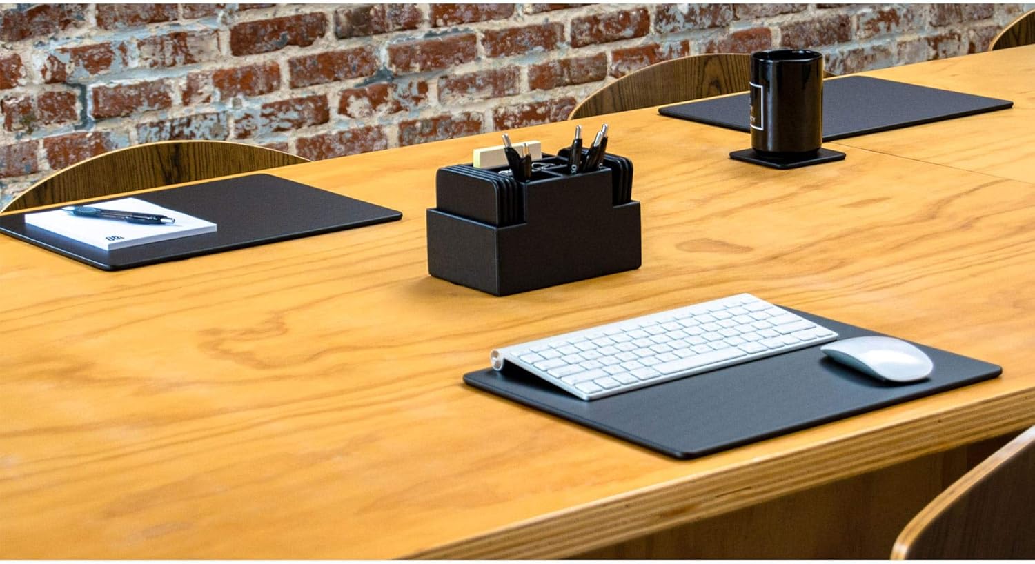 Dacasso Leather Desk Pad Without Side Rails - Luxury Leather Desk Blotter for Writing - Executive Desk Surface Protector - (Black, 14” x 11.5”), (P1036)