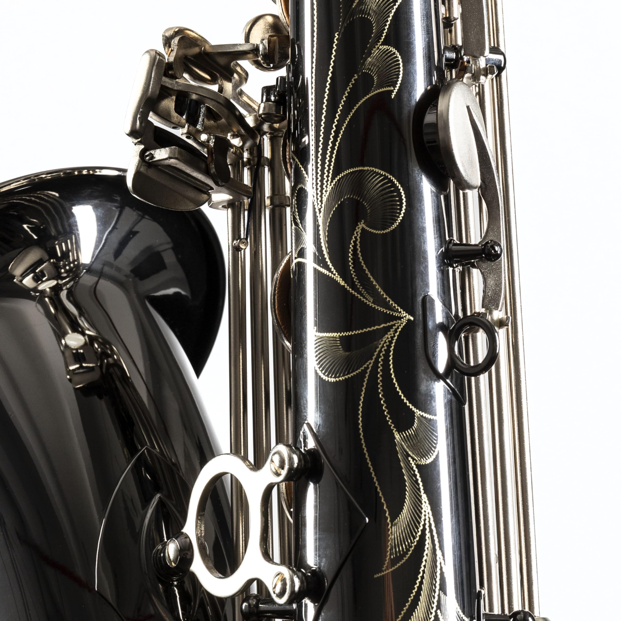 Monzani MZTS-260 Tenor Saxophon, Schwarz Lackiert, Messingkorpus, Bb Stimmung, Inklusive Mundstück, Wischer, Koffer mit Rucksackvorrichtung, Tragegurt, Graviertes Design