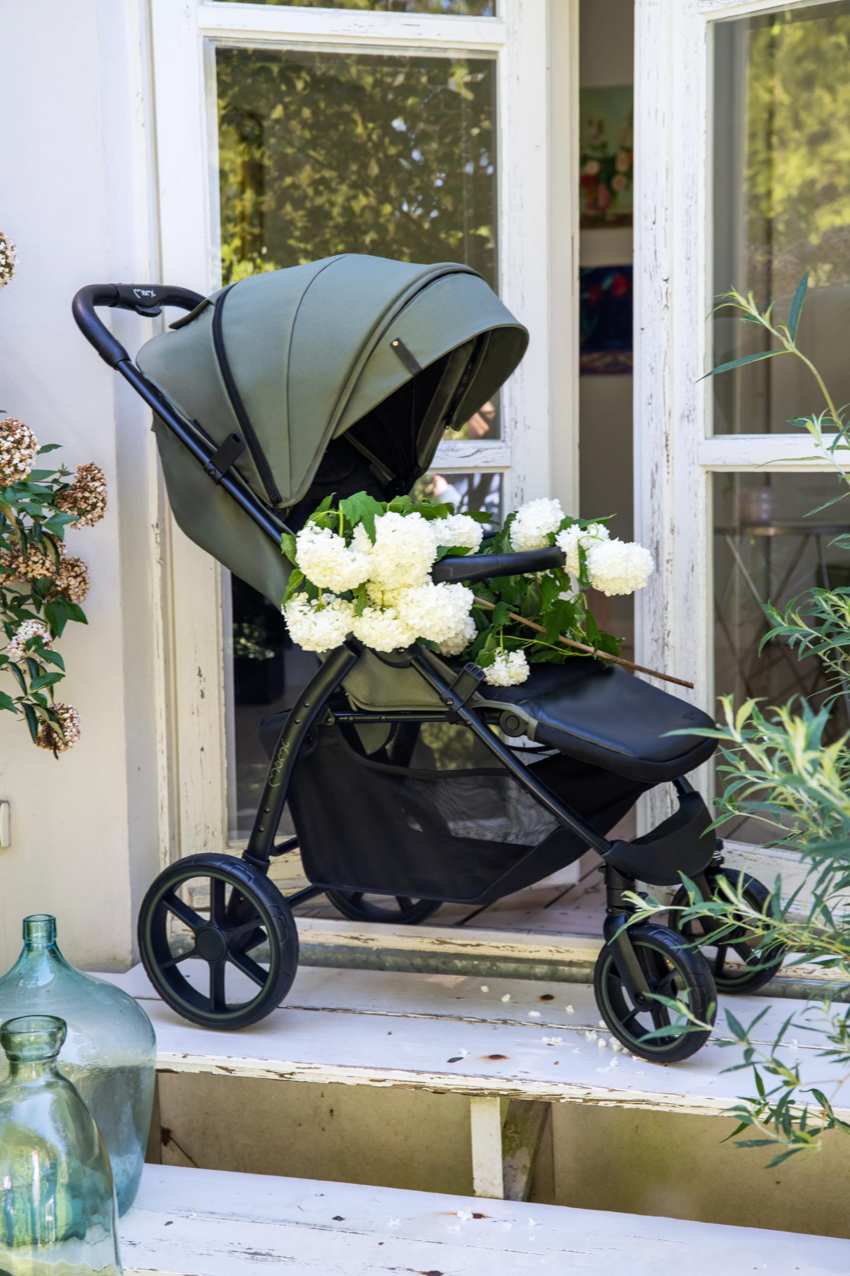 MoMi MIYA EVA Kinder-Buggy Kinderwagen ab 6. Monat bis 22 kg 5-Punkt-Sicherheitsgurt Einkaufskorb Fußsack Getränkehalterung Regenschutz Insektenschutz