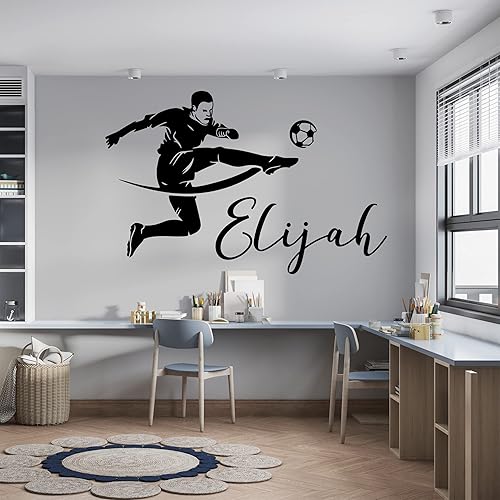 Decoración de pared de fútbol con jugador pateando una pelota calcomanía de vinilo personalizada para jugador de fútbol decoración de fútbol de