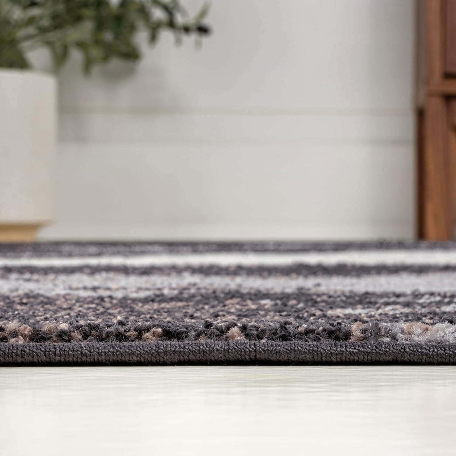JONATHAN Y Zoe Abstract Marble Charcoal/Cream Indoor Area Rug 3x5, Contemporary,Bohemian,Coastal,Casual, Easy-Cleaning for Living Room,Bedroom,Kitchen,Pet Friendly,Non-Shedding (SEU302C-3)