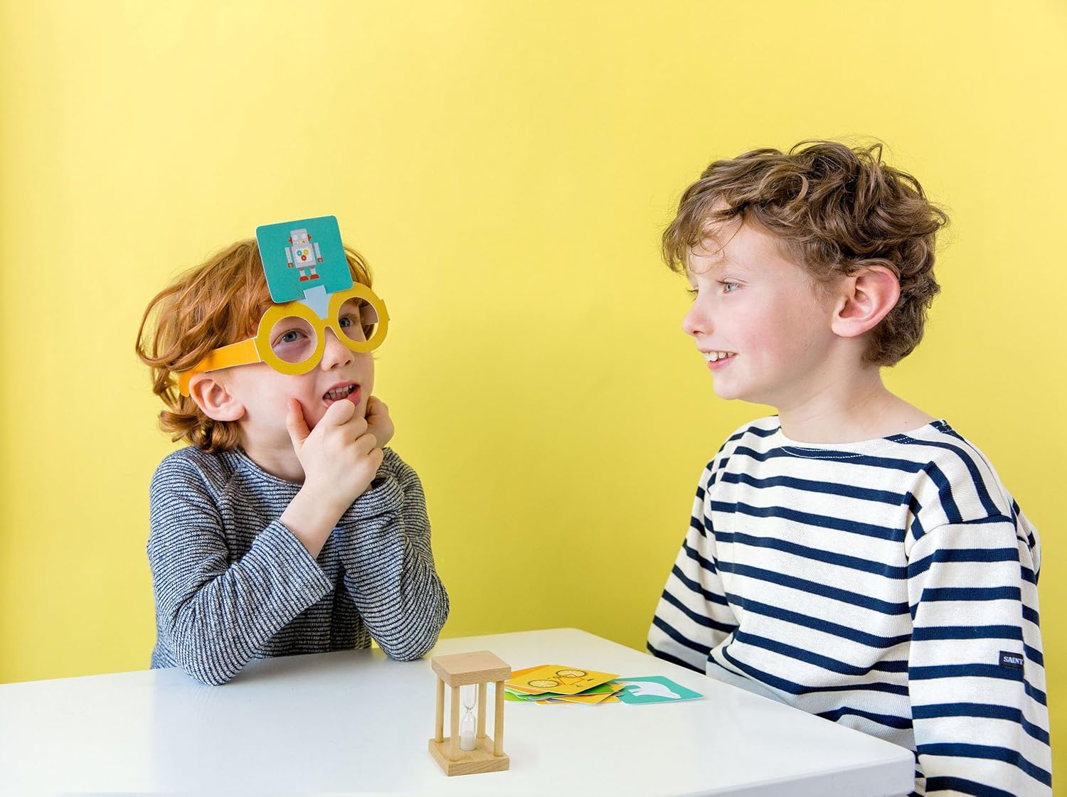 Petit Collage What Am I: 4 Silly Glasses vs. fast-Paced Family Fun - Tested!