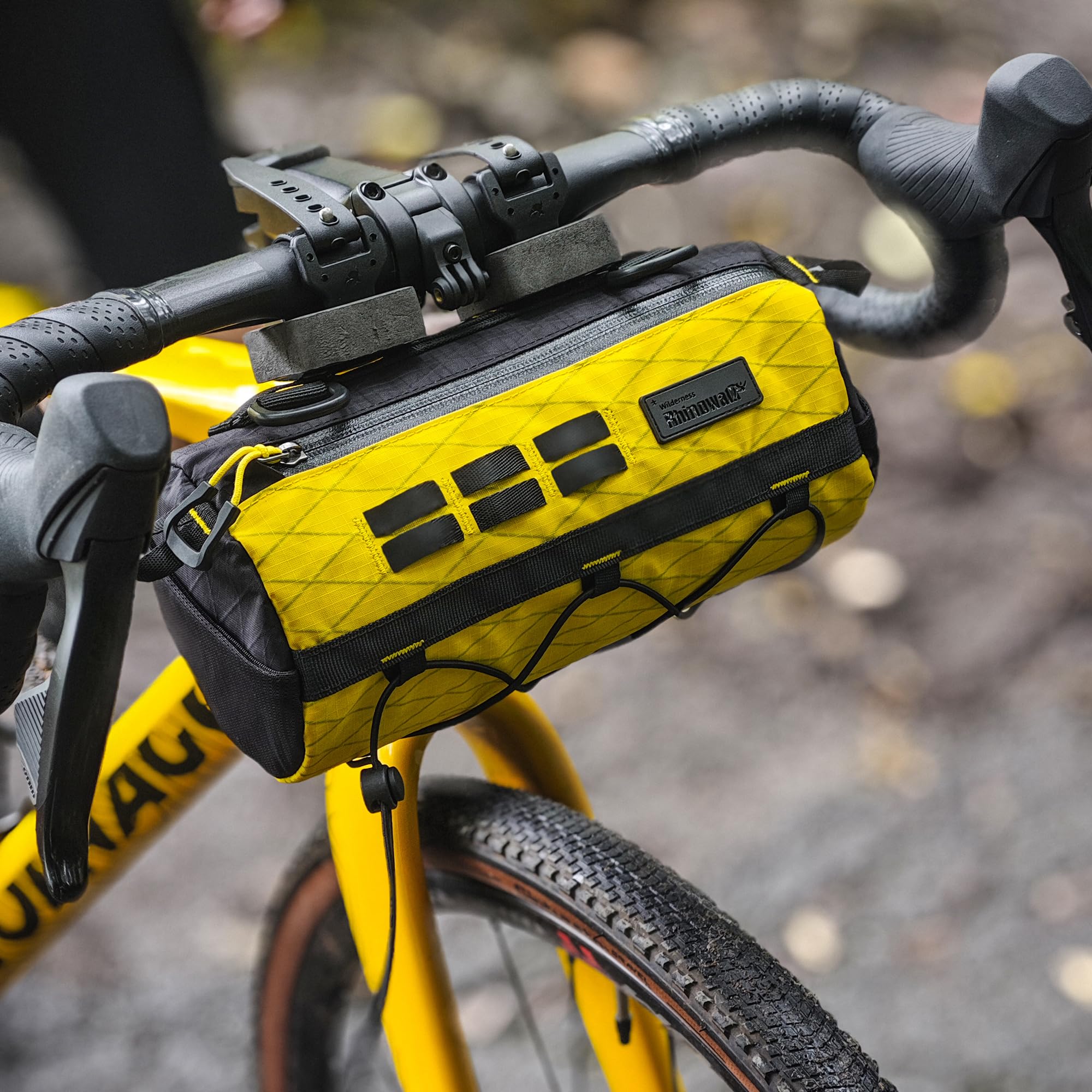 Rhinowalk Sacoche de guidon de vélo 2,8 l – Sacoche de guidon étanche avec structure solide en EVA et bandoulière – pour VTT, vélo de route et vélo de tourisme (jaune)