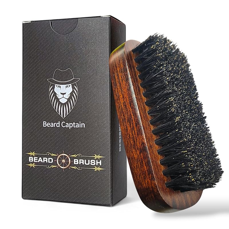 Escova para Barba Beard Captain com Cerdas de Javali e Cabo de Madeira