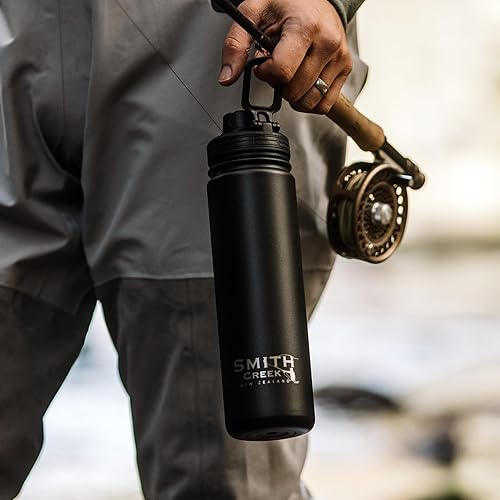 Miniatura 3 de Smith Creek Botella de agua de acero inoxidable aislada al vacío caliente o fría de 22 onzas para pesca, campamento o senderismo (negro mate)