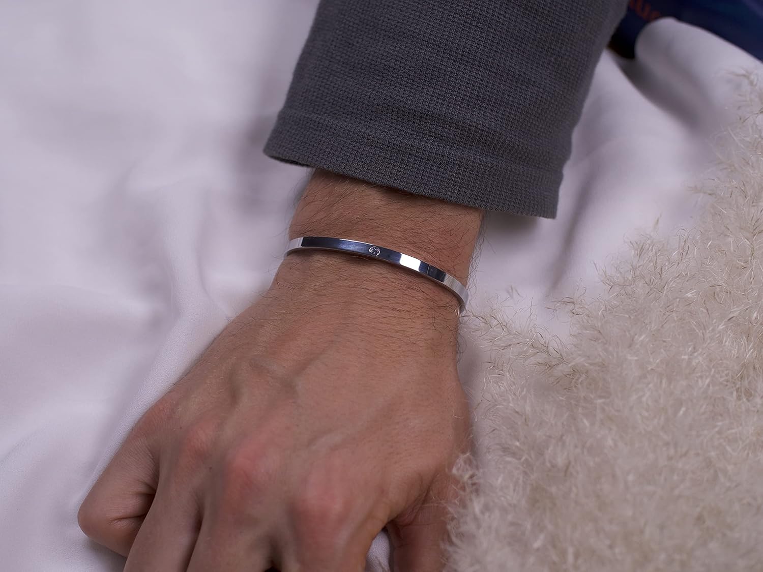 BERGERLIN Symbol Bangle with infinity, heart, anchor, goa, cross, tree of life, compass, clover, peace or yin yang - Sign Bracelet - Image 5