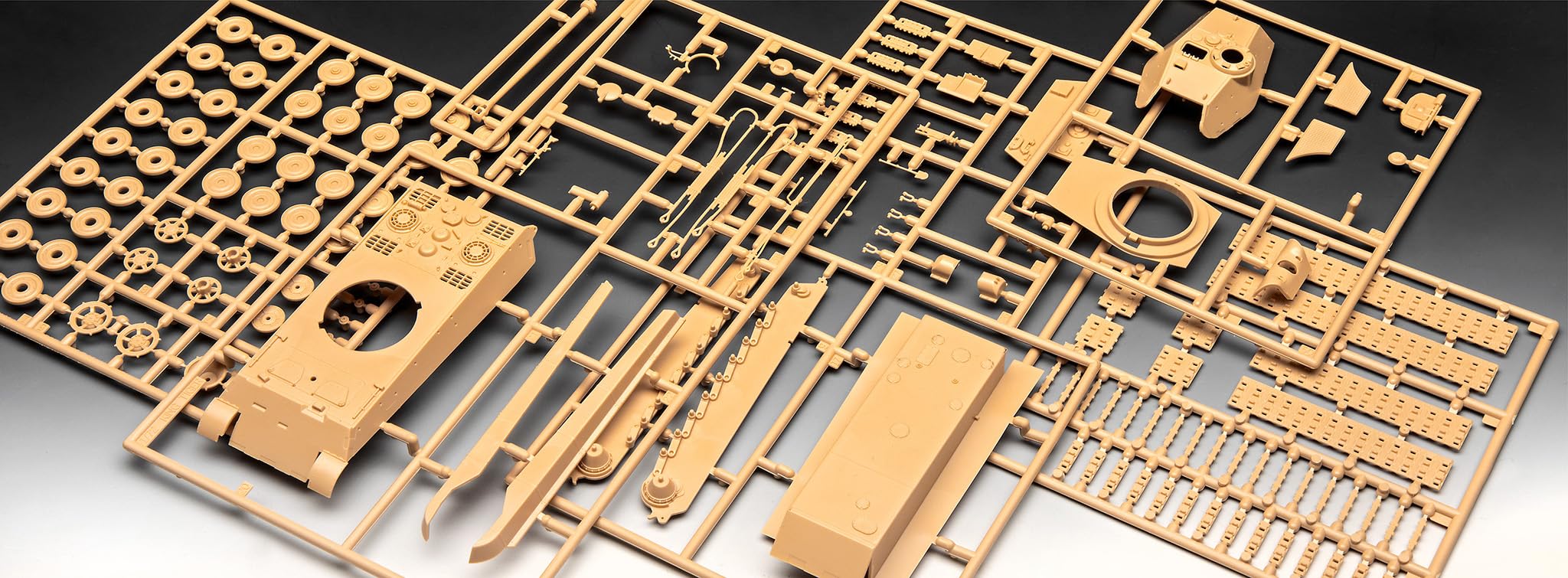 Amazon | ドイツレベル 1/72 VI号戦車 キングタイガー 03129