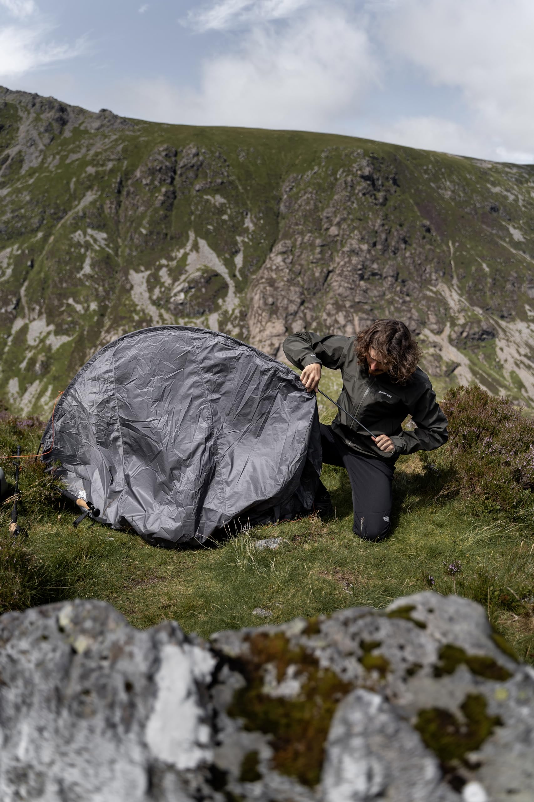 Lifesystems Solo Peak ultralekki namiot 3000 mm HH, całoroczny, 1-osobowy namiot Fast-Pitch do szybkiego pakowania, bikepackingu, dzikiego biwakowania, wędrówek i imprez