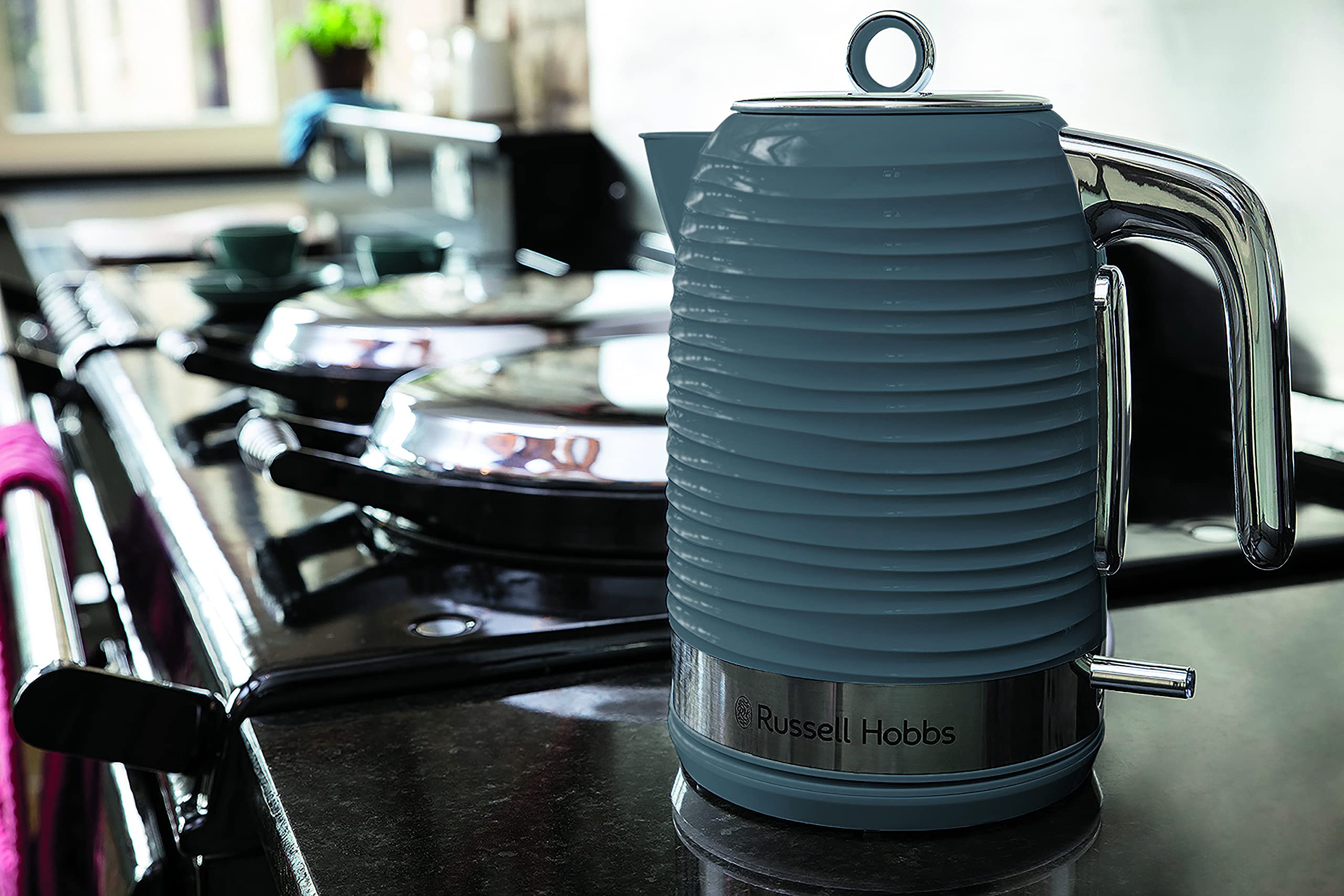 Russell Hobbs Bollitore Elettrico Inspire 1,7 L 2400 W, Filtro Anticalcare Rimovibile e Lavabile, Spegnimento Automatico, Risparmio Energetico, Base Girevole 360°, Grigio – 24363-70