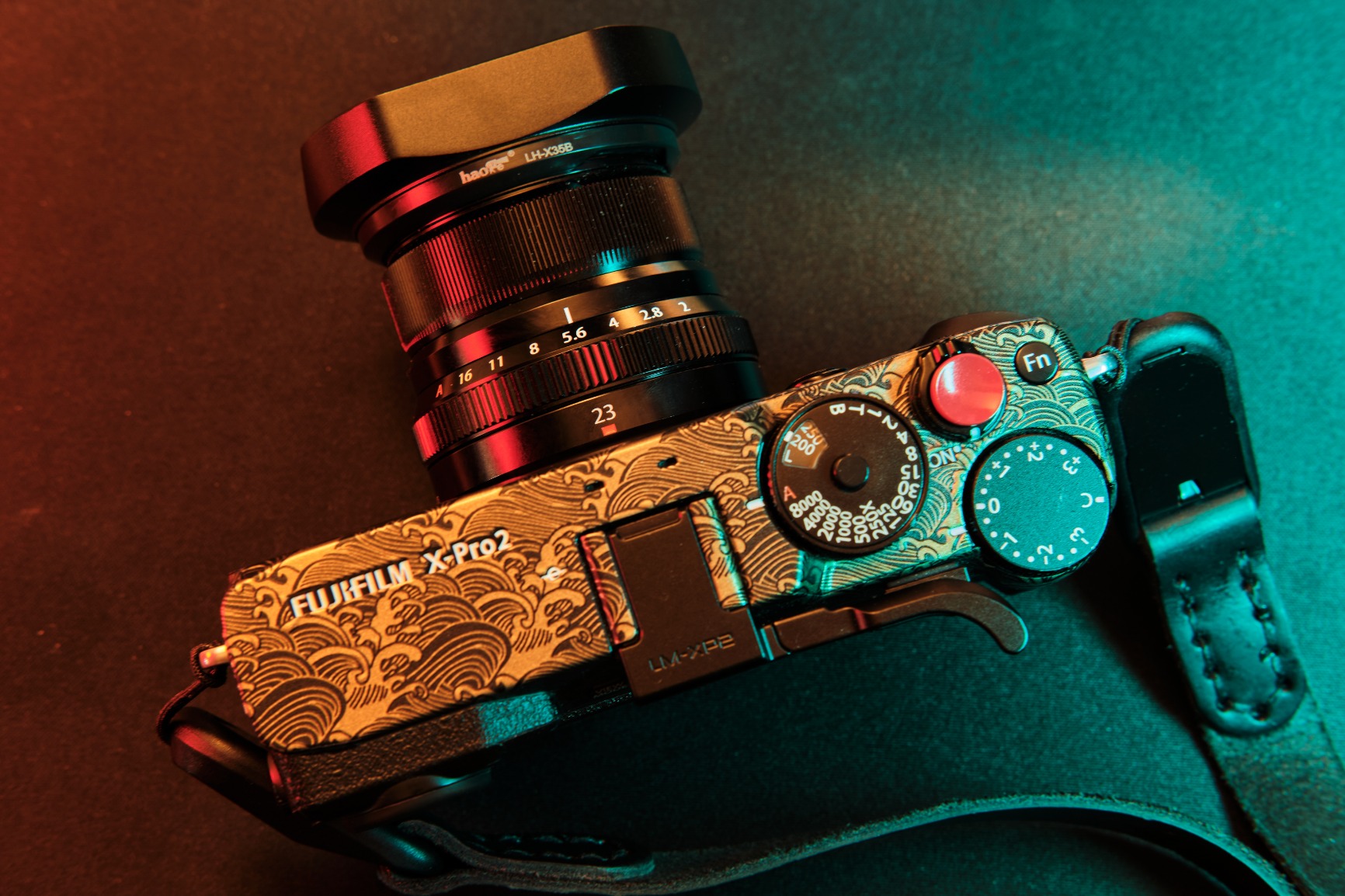 Nice lens hood that doesn't break my childhood piggy bank!