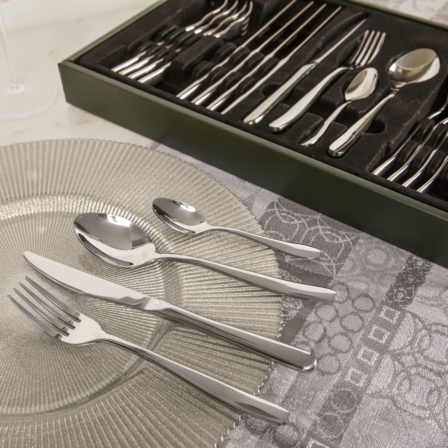 Set 24 Posate KAV In Acciaio Inox, Finitura A Specchio, Design Moderno, 6 Coltelli, 6 Forchette, 6 Cucchiai, 6 Cucchiaini, Argento