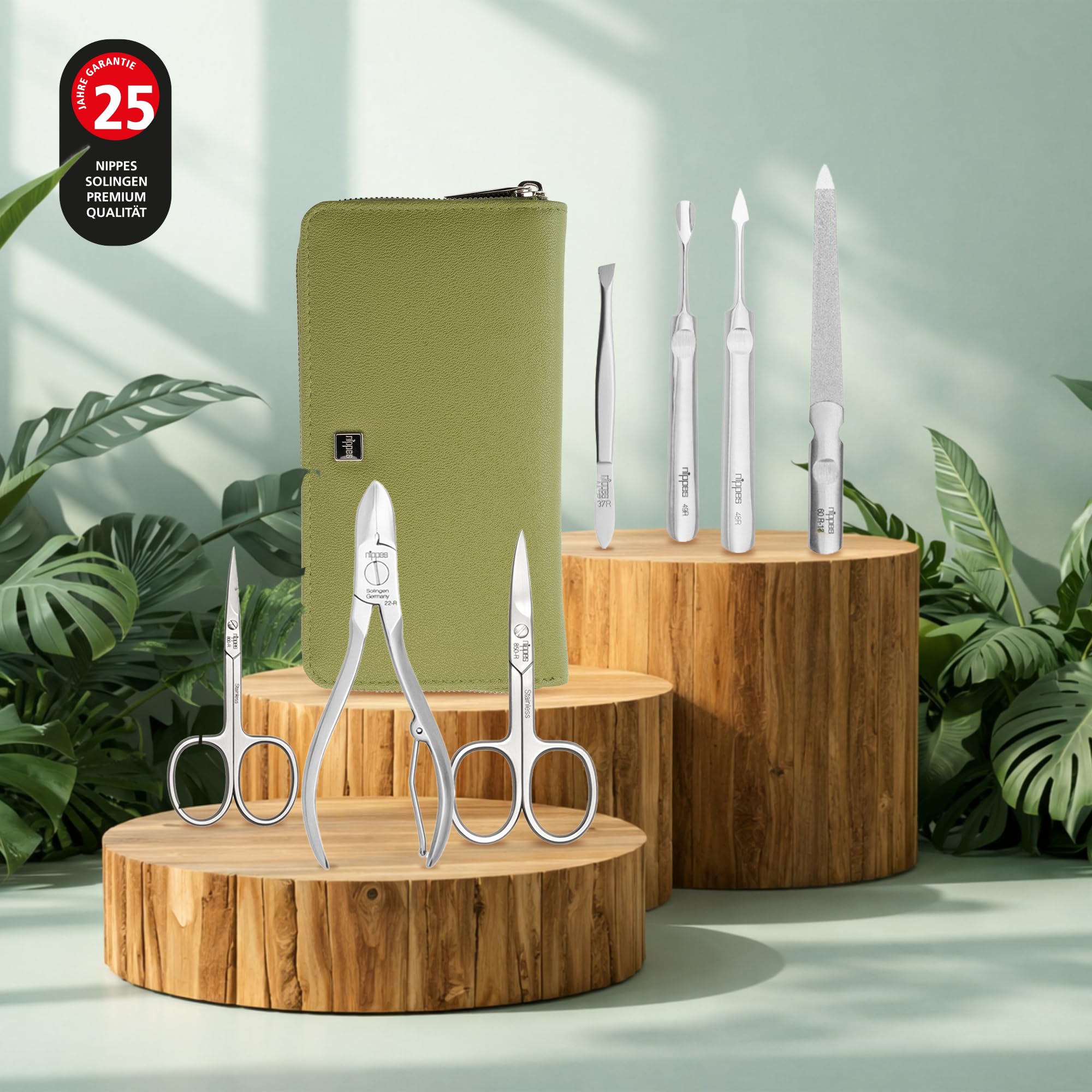 nippes Solingen Maniküre Set Verde, 7-tlg., veganes Eukalyptus-Leder-Etui | rostfrei, nickelfrei, Hautschere, Nagelschere, Saphirfeile, Universalpinzette, Nagelzange, stabiler Druckknopf-Verschluss