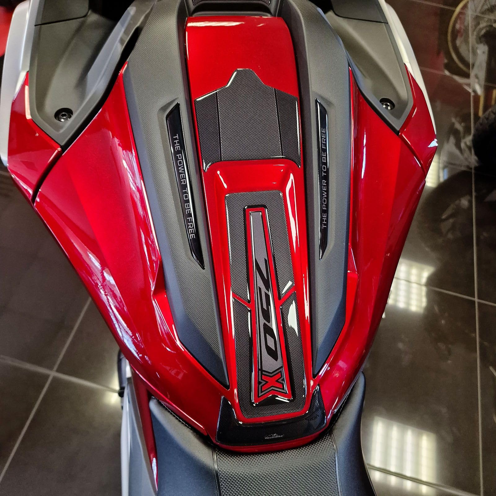Resin Bike Adhesivos de Moto Compatibles con Honda NC750X 2021-2026. Protection de Tanque de Choques y Arañazos de Moto. Pegatinas 3D Resinadas Made in Italy