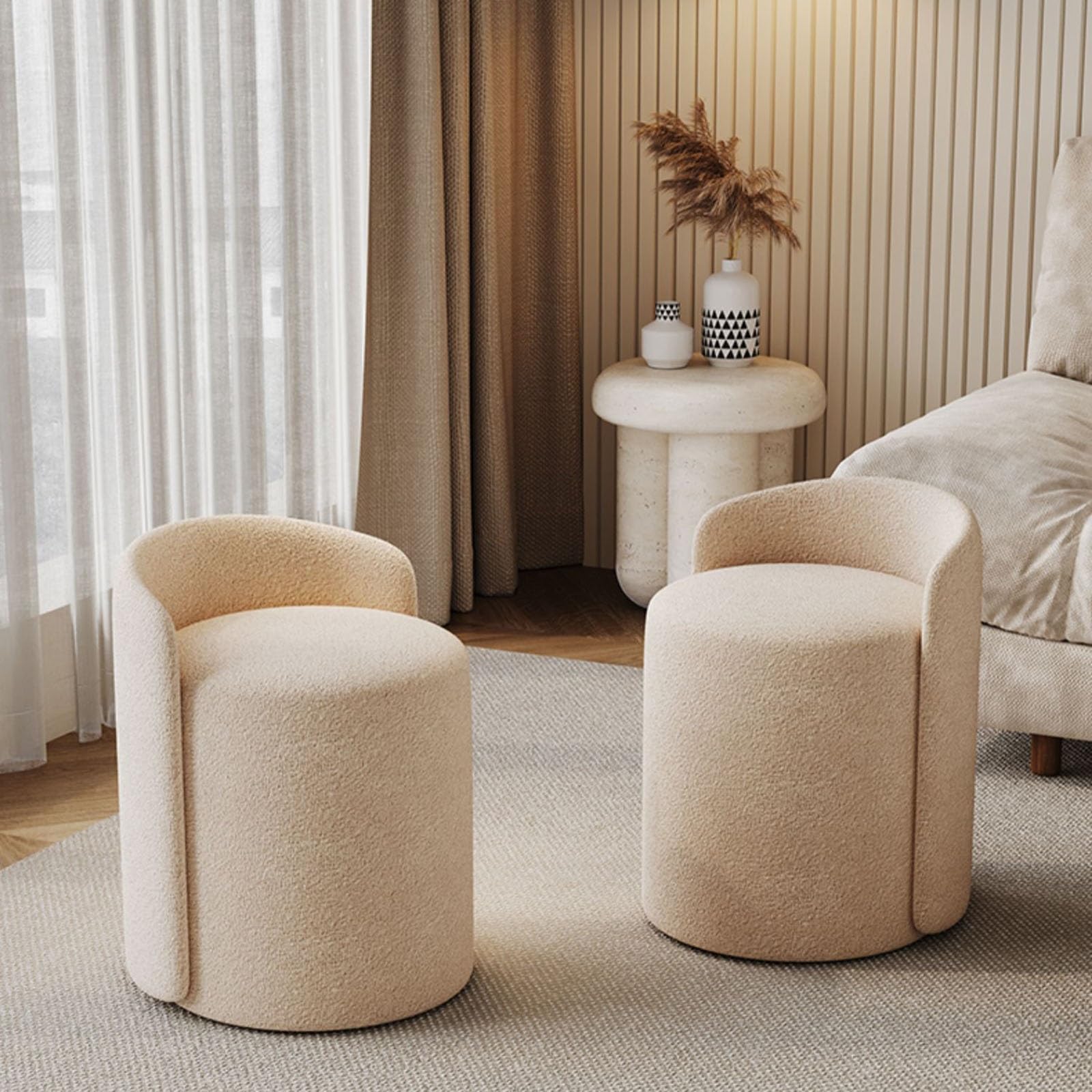 Comodo sgabello da toeletta con schienale, pouf basso rotondo in pelle, sedia da trucco girevole in pelle, sgabello da toeletta imbottito in PU, poggiapiedi(Off-white)