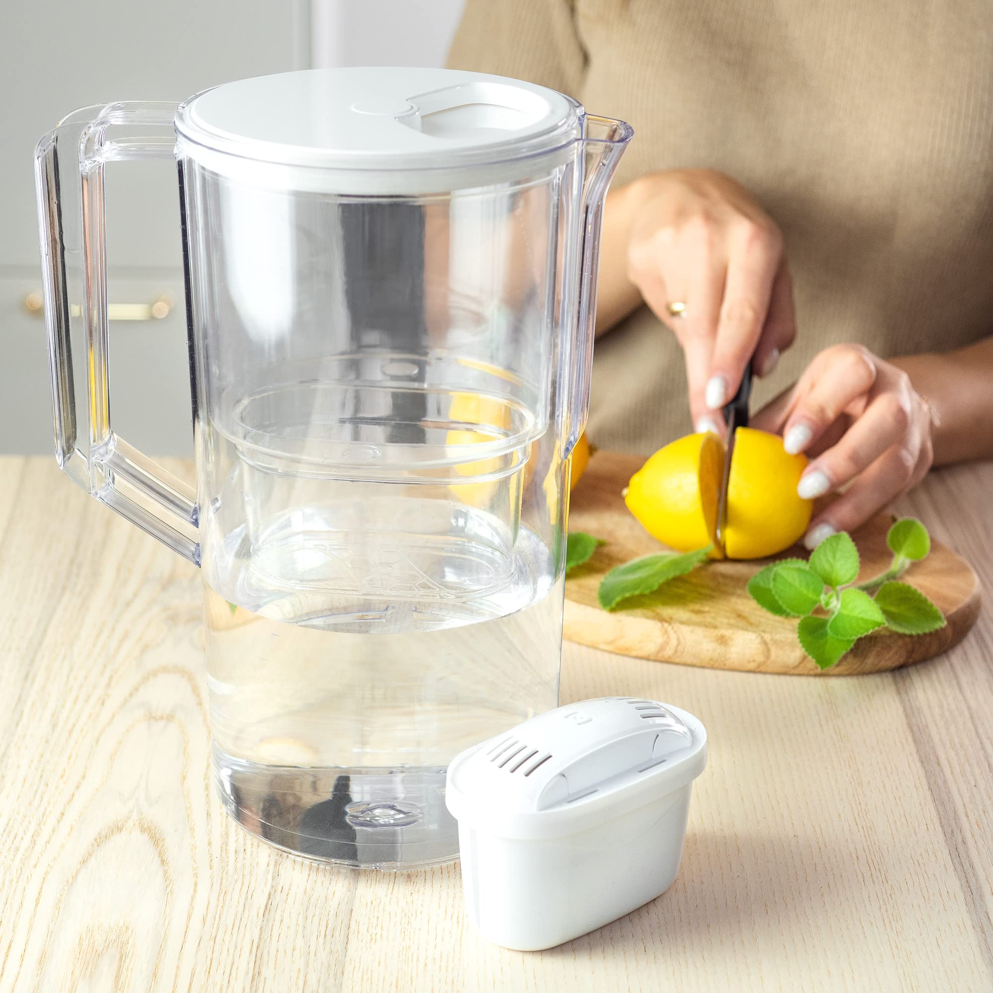 Aquafloow Carafe Filtrante pour Eau 2.5 L, Compatible avec Dafi Unimax, Brita Maxtra, Laica 1000 Series | Réduction du Calcaire, du Chlore - Carafe Filtrante + 1x Filtre à Eau Blanc