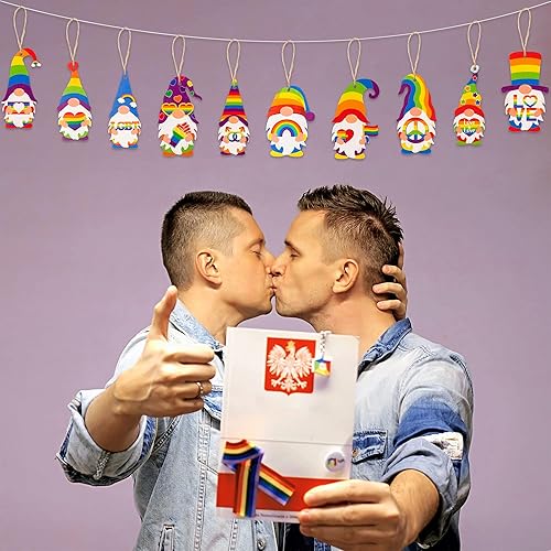 Miniatura 5 de Haooryx Adornos de gnomo de madera del orgullo gay LGBT 31 colgantes de madera de gnomo arco iris elfo con cuerdas, Love is Love is Love LGBTQ para