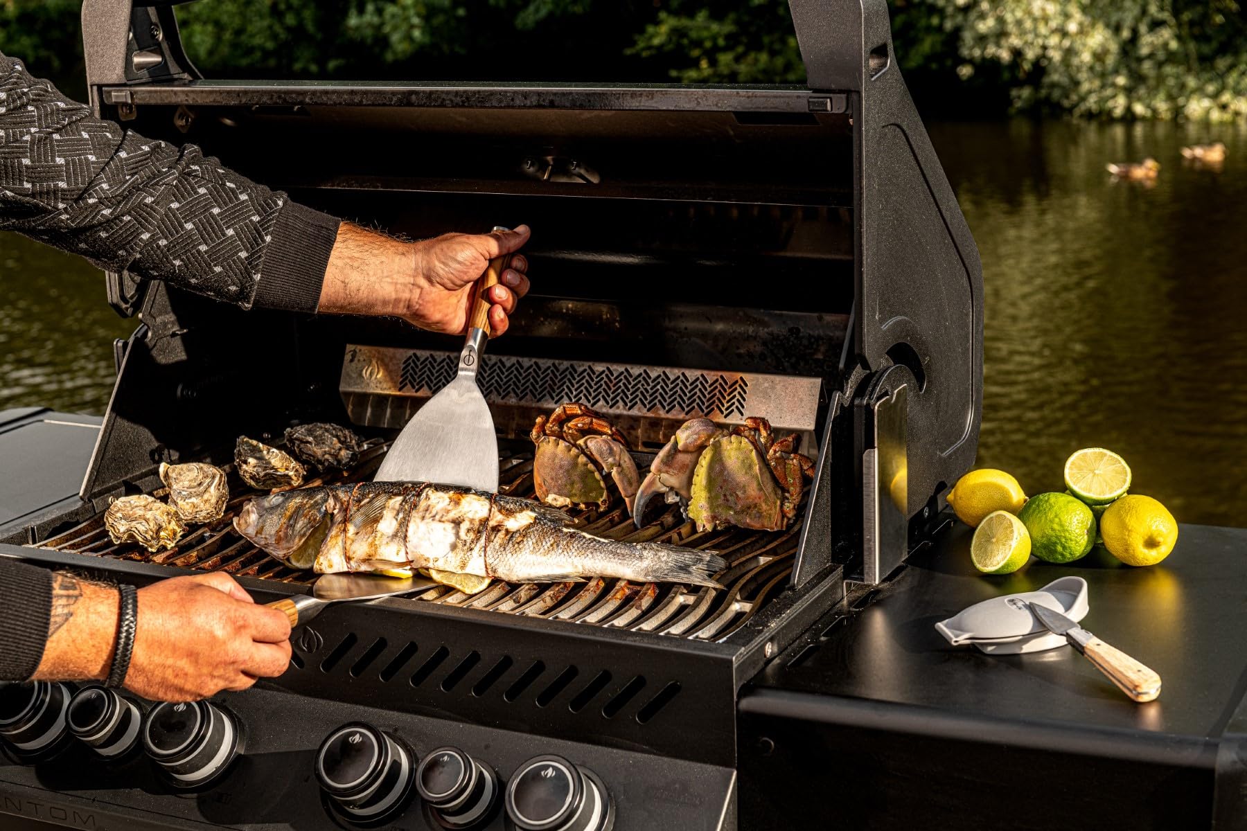 Forged BBQ Plancha spachtel, Grillspachtel, für Gasgrill, Feuerplatte und Teppanyaki, Olivenholz griff