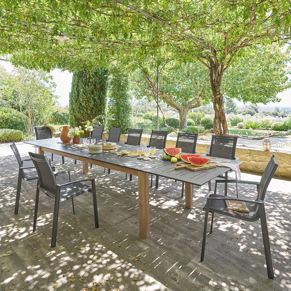Hespéride - Table de Jardin Extensible rectangulaire Miceira Gris Graphite - 14 Places - Aluminium Antirouille - Meuble d'Extérieur Rallonge Papillon