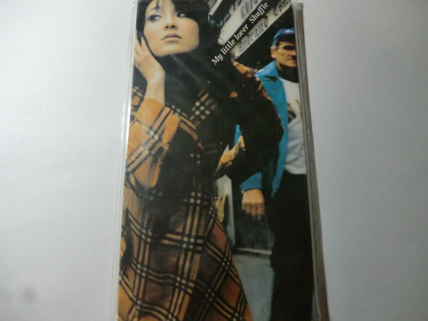 Shuffle תקליטורים ותקליטים