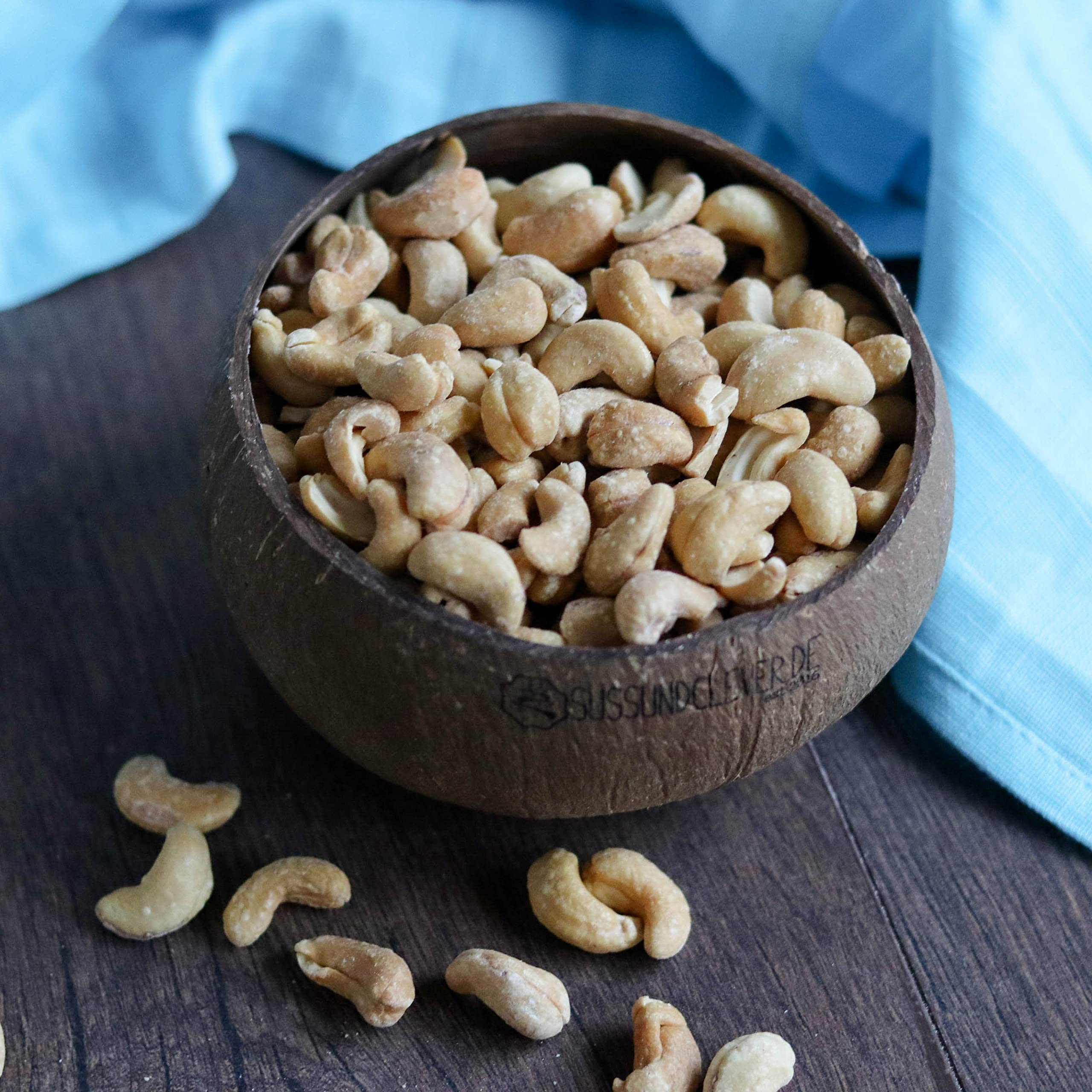 süssundclever.de® Bio Cashewkerne | geröstet & gesalzen | 1,0 kg | ganze Cashews | plastikfrei und ökologisch-nachhaltig abgepackt