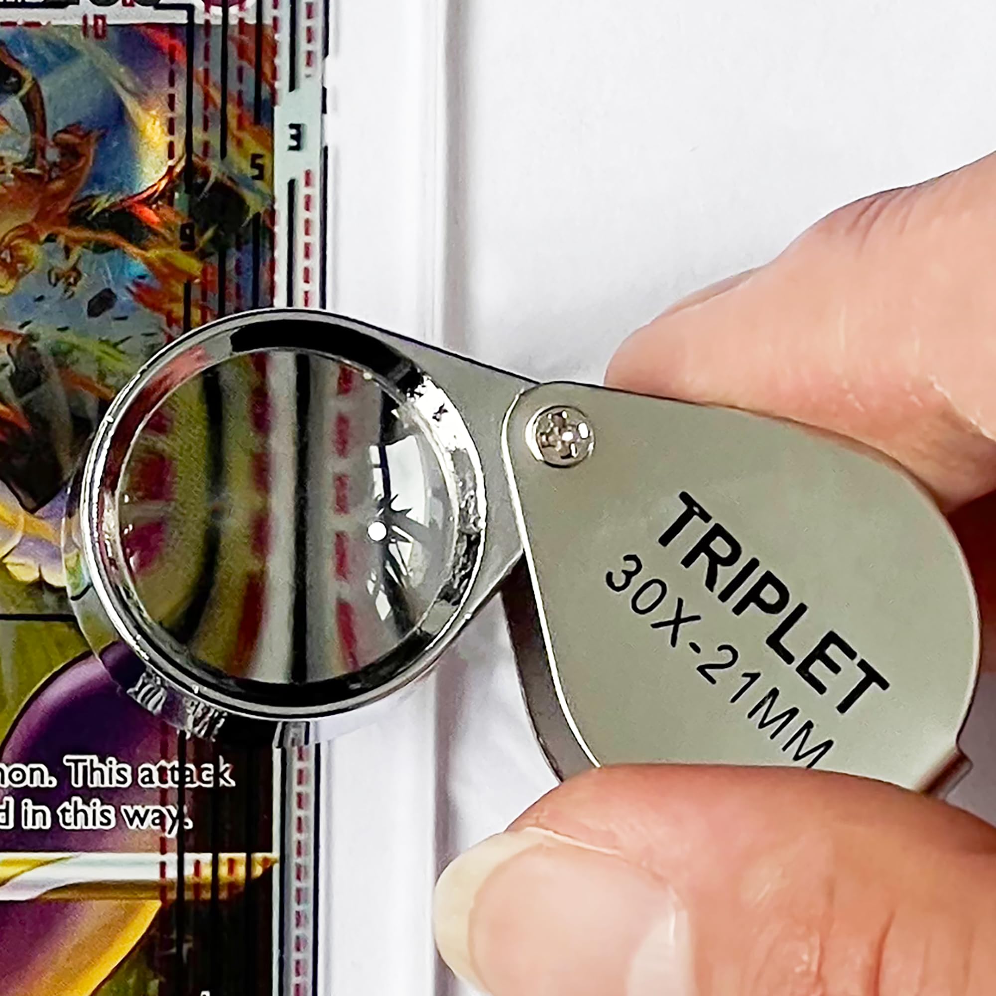 Strumento per il centro di classificazione delle carte per Pokemon, strumenti di misurazione delle carte collezionabili, viene fornito con kit di panno di pulizia e strumento di ingrandimento 30X per