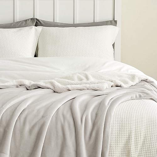 Miniatura 4 de Bedsure Manta de tamaño Queen de vellón sherpa para la cama, manta gruesa y cálida para el invierno, suave y mullida, para el otoño, color lino, 90