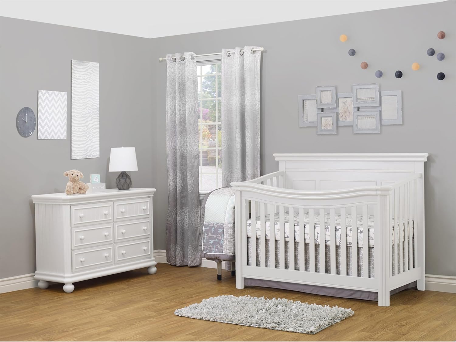 Sorelle Finley Lux Flat Top Crib