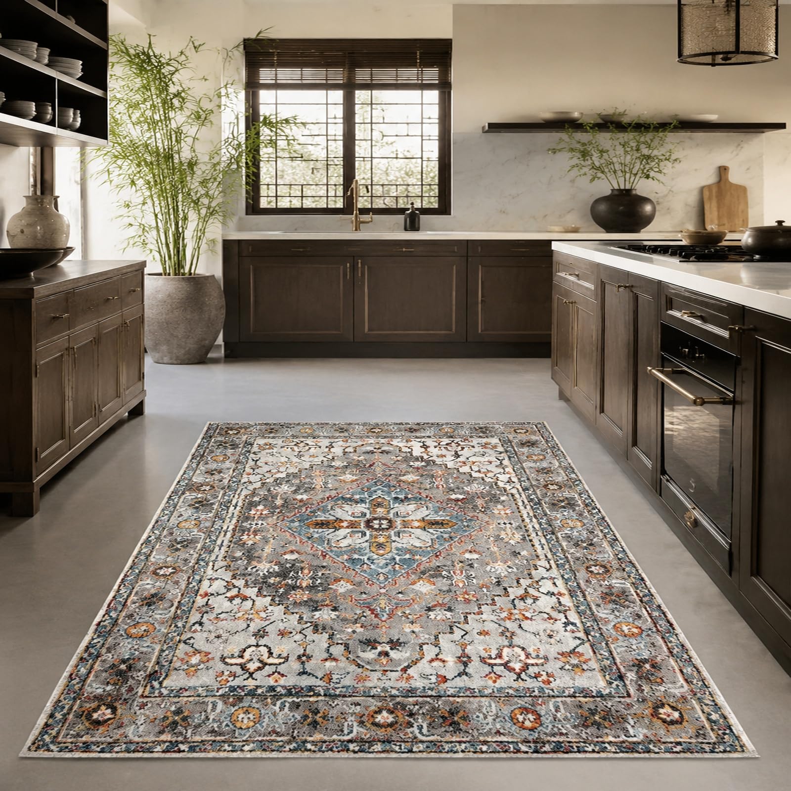 Tapis gris oriental moderne en poils ras carré 180x180 au design raffiné