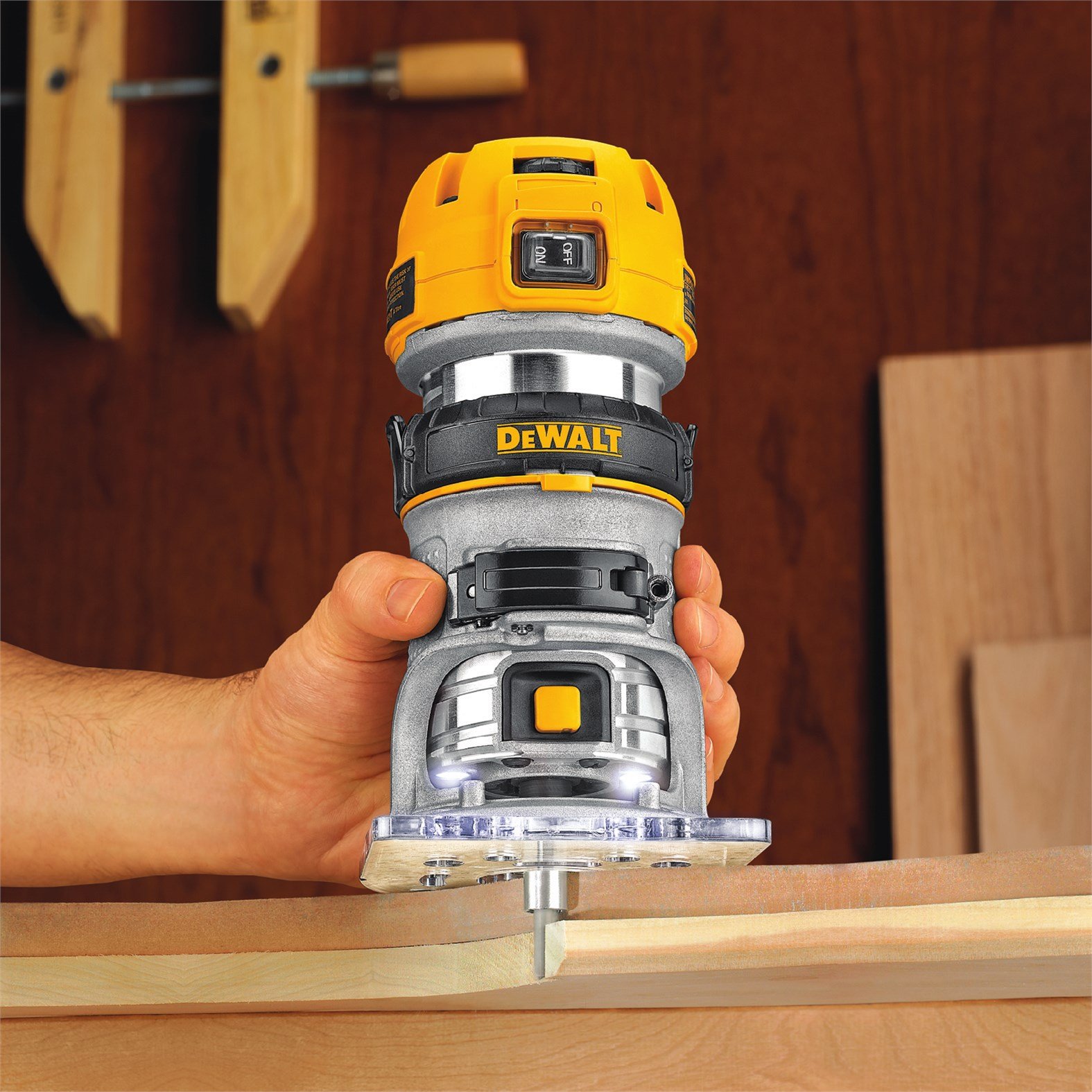 DeWalt Dᴇ WALT D26204K-QS Elettrofresatrice con Affondamento e Base Fissa, 8 mm, 900 W