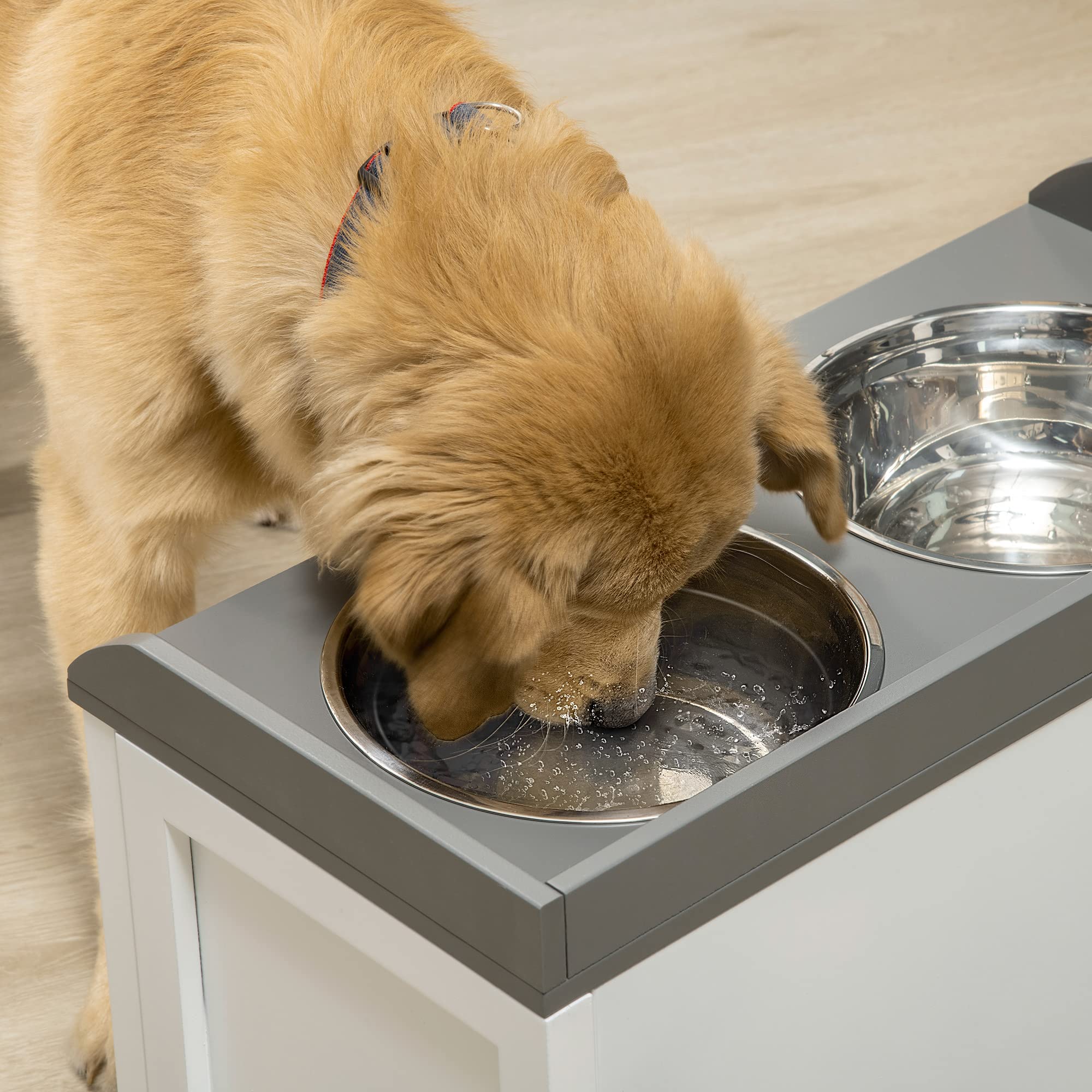 PawHut Conjunto de 1 Comedero Elevado para Perros Grandes con 2 Tazones 2000ml de Acero Inoxidable y 1 Contenedor de Comida para Perros Plegable 25L con Ruedas Taza Medidora Blanco y Gris