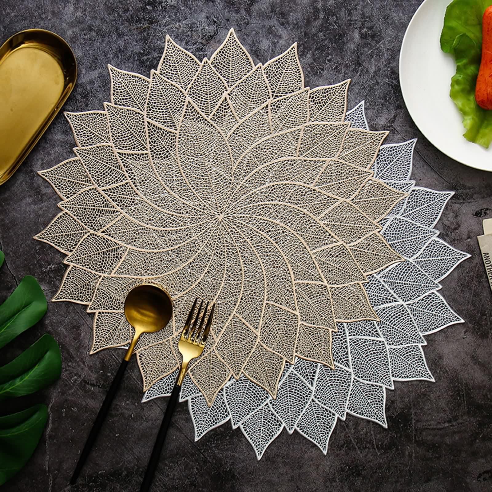 Placemats for Dining Table Gold, Set de Table Lot de 10 Motif de Fleur À Feuilles Creuses PVC sous Assiette 38cm