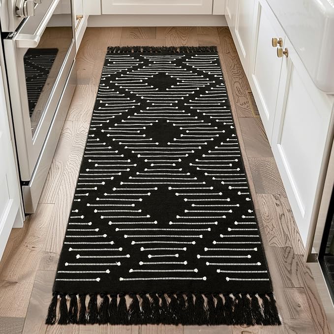 Tritard Washable Runners for Hallways 2x6 Boho Runner Rug with Tassels, Woven Cotton Kitchen Hallway Rug Runner Farmhouse Low Pile Rugs Carpet for Indoor Entryway Bathroom Laundry Bedroom, Black White
