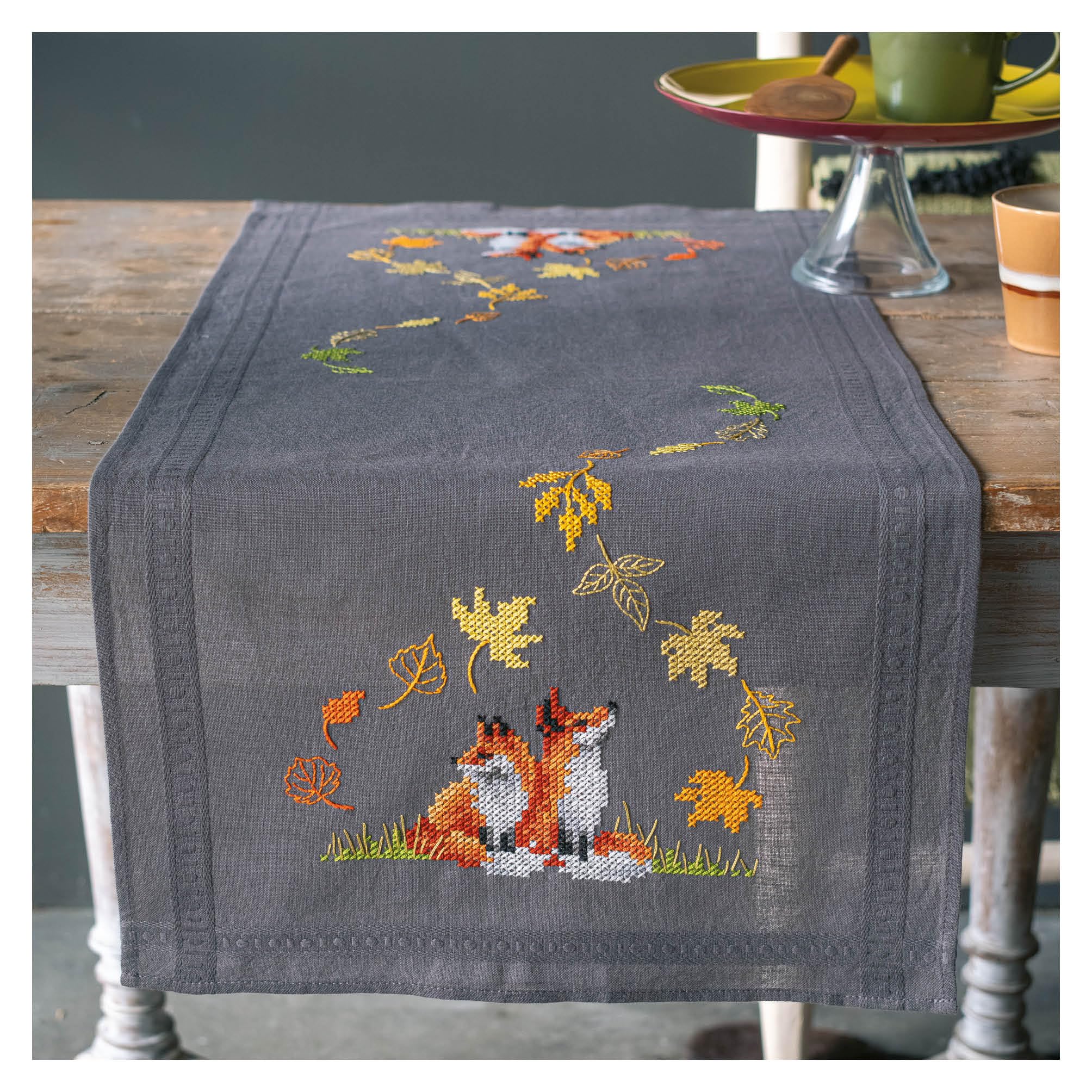 Vervaco Embroidery Kit Table Runner Embroidery Set Adults Pre-Printed Foxes in Autumn Embroidery Runner for DIY Embroidery Pre-Drawn Blanket Embroidery Kit Flat Stitch 40 x 100 cm Creative Gift