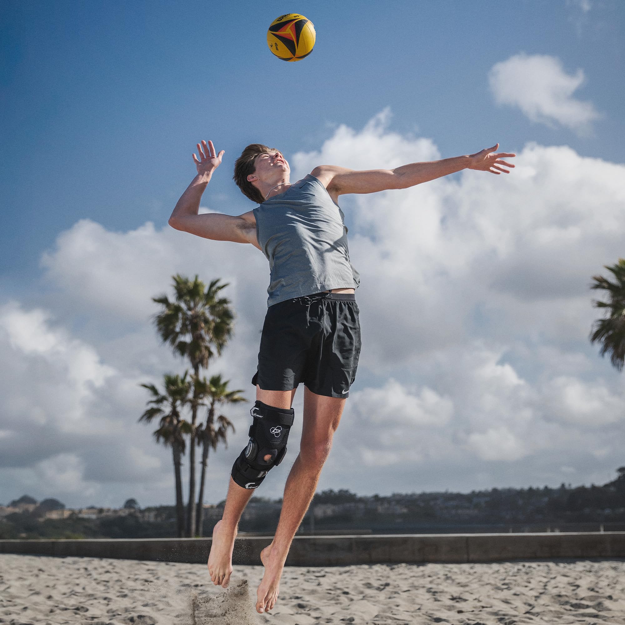 DonJoy Performance Bionic Fullstop Kniebandage – ACL, Meniskusverletzungen, Gelenk- und Patella-Instabilitäten, verstauchte Verstauchungen | Fullstop Dämpfungsscharniere für Acl Schutz, Vierpunkt-Hebelgurte, atmungsaktives Neopren und Mesh, Anti-Migration