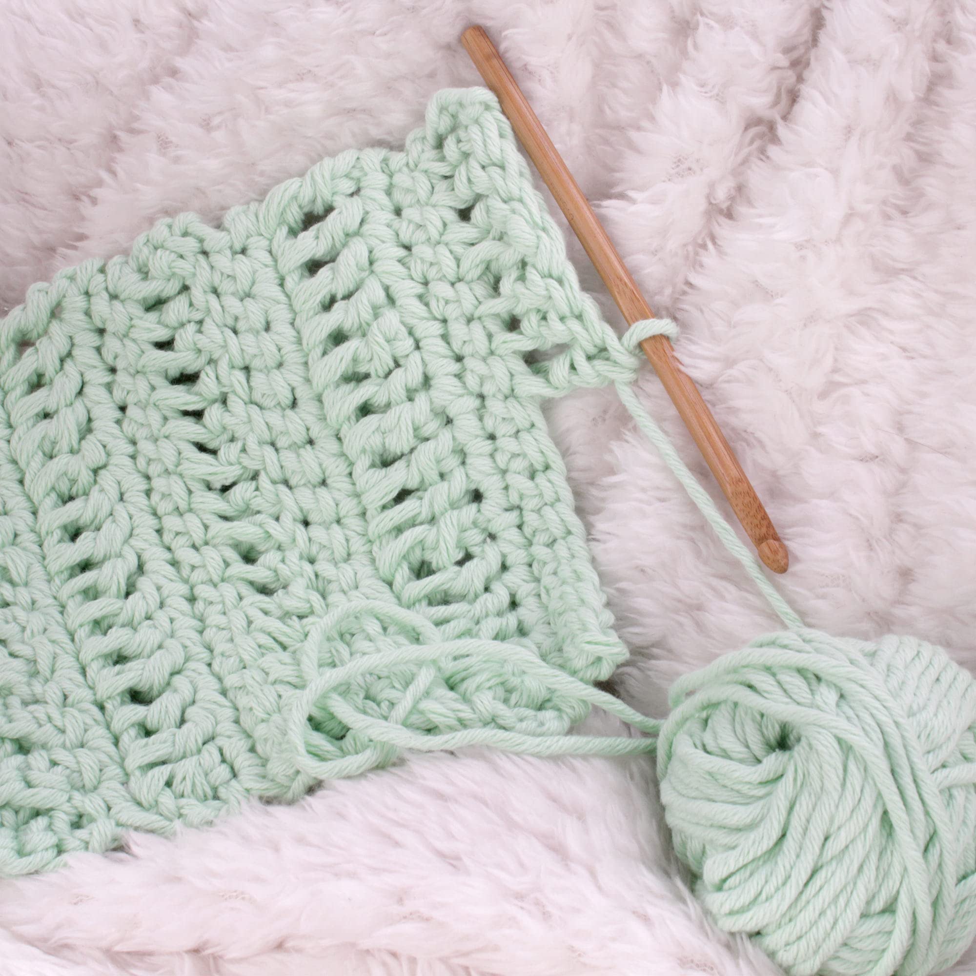 Amazon.com: JubileeYarn Lacery Yarn - 100g/Skein Chunky