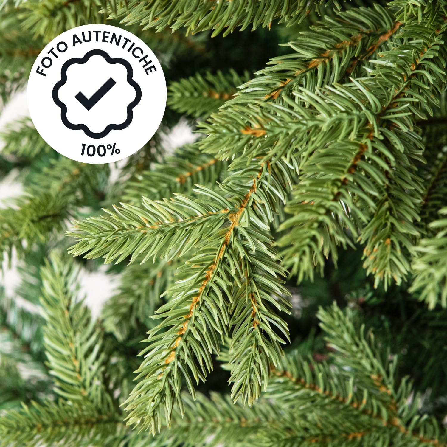 Albero di Natale Extra Folto e Realistico, Naturale in PVC di Alta Qualità, Facile da Montare con Base Stabile, 1372 Rami Fitti per Decorazioni Natalizie di Grande Impatto, 210 cm