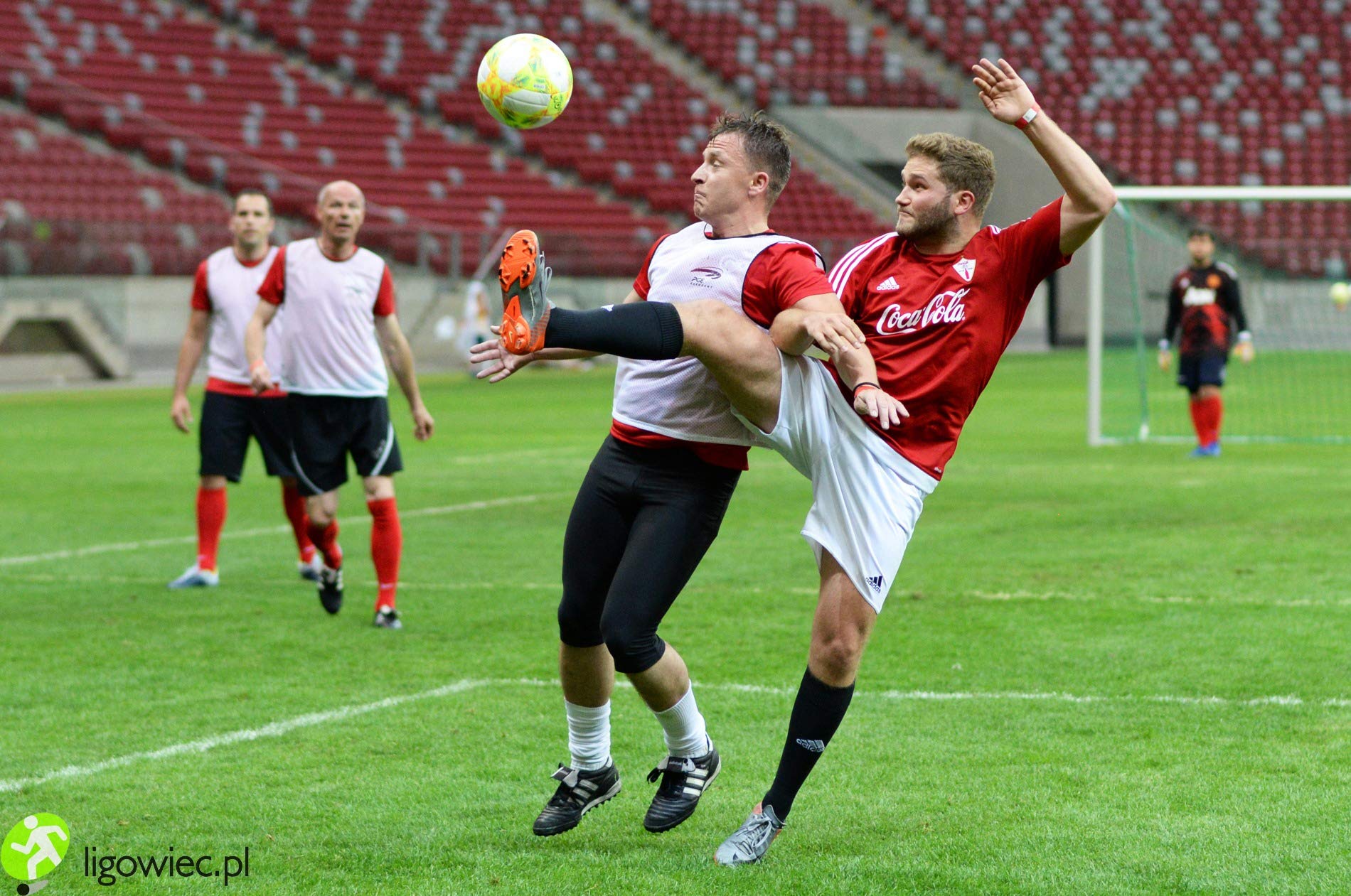 Maillots de Football, Gilets d’entraînement Sport, Chasubles pour Enfants, Juniors et Adultes, Chemises de Foot, Dossard Hommes et Femmes. Variété de Tailles et Couleurs, Non Logo