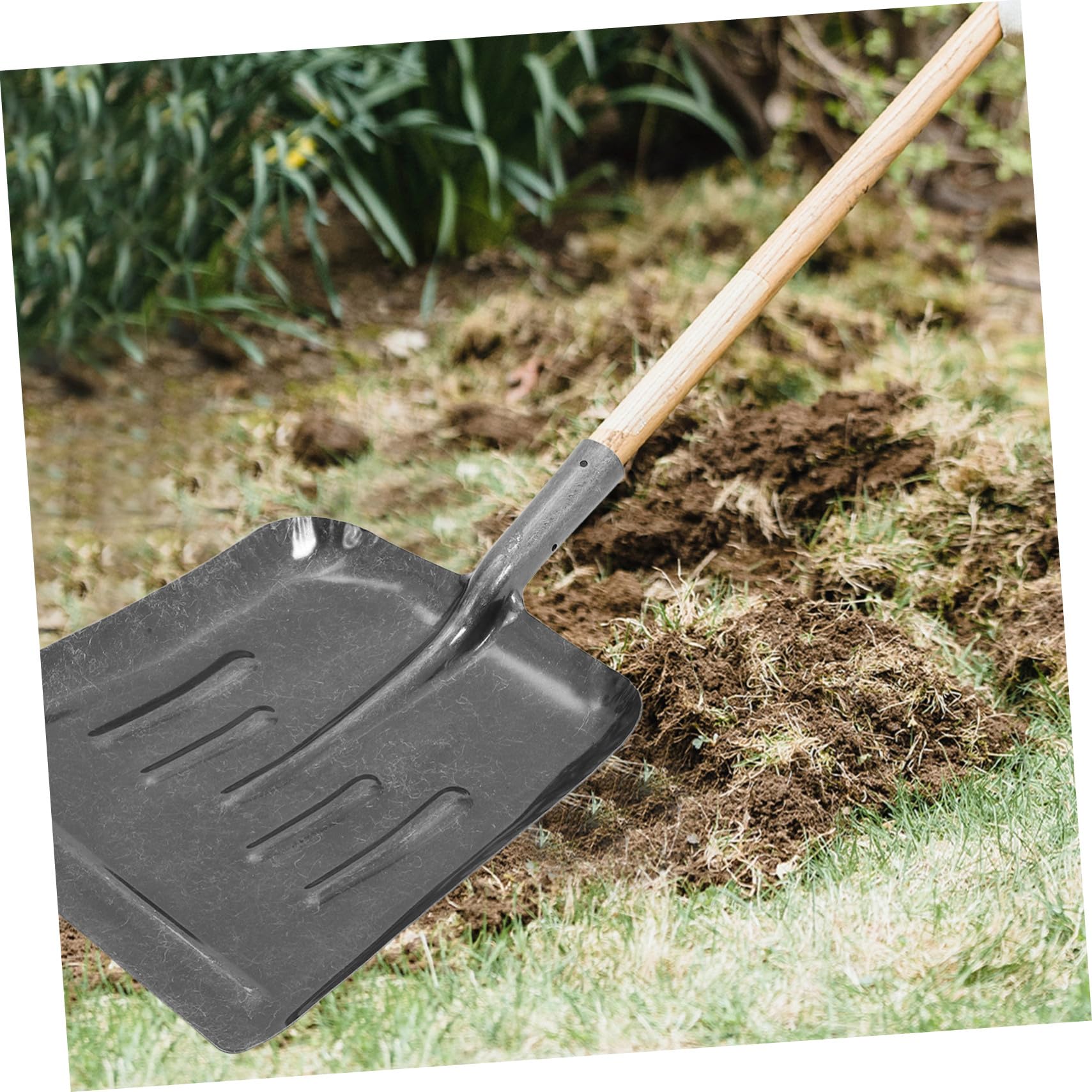 BESTonZON Robuste Siebschaufel aus Manganstahl Silberfarben mit Anti Rutsch Oberfläche für Stallreinigung und Gartenarbeit Handlich und Präzise