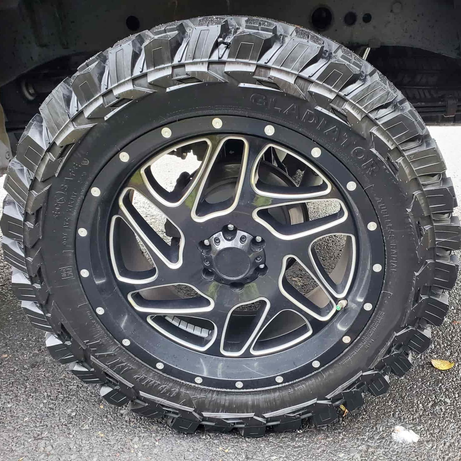 Amazon.co.jp: グラディエーター X-COMP M/T LT33/12.50R22 114Q : 車